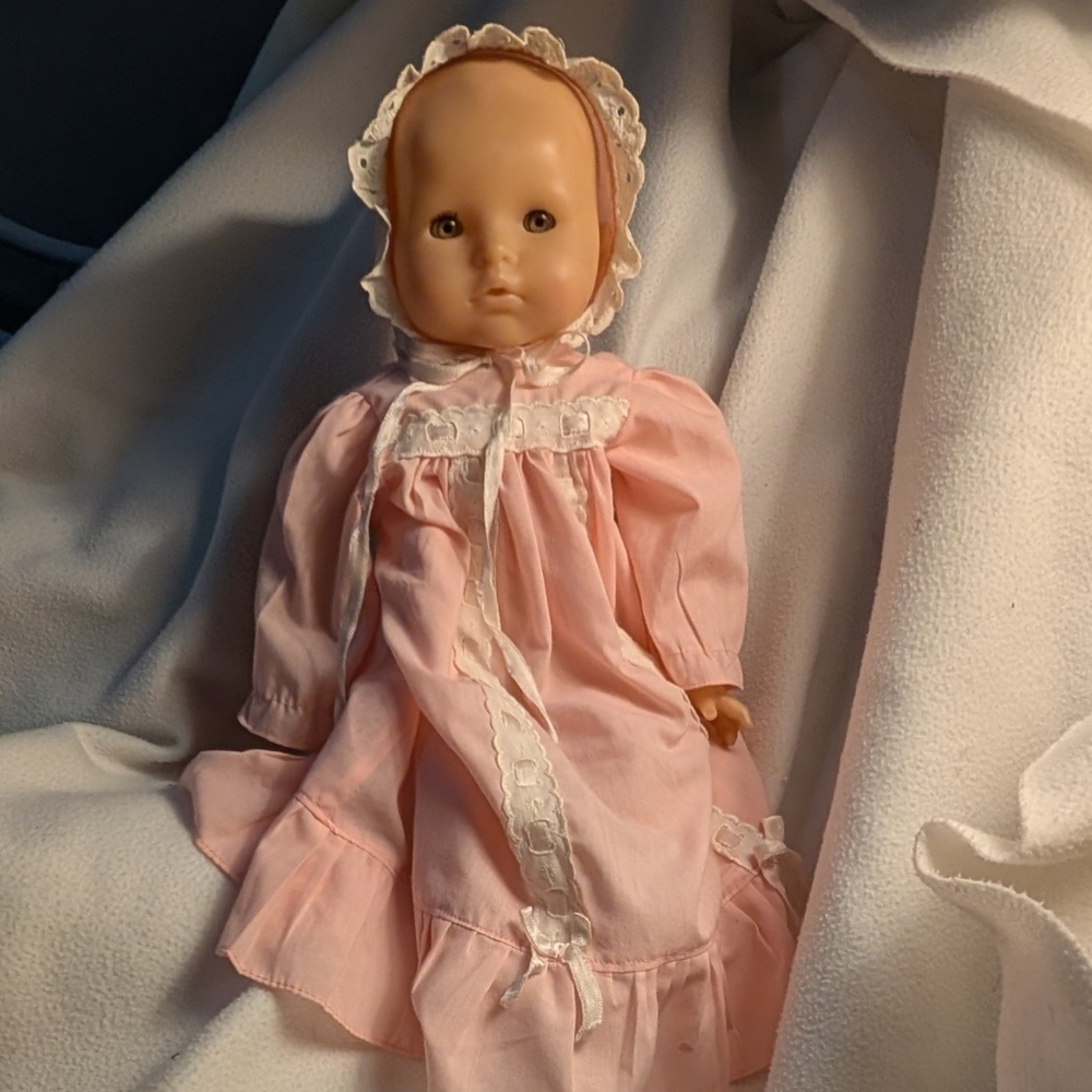 Gotz Puppe 14" Sleeping Vintage Baby Doll